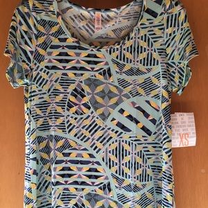 Brand New Lularoe XS Classic Tee